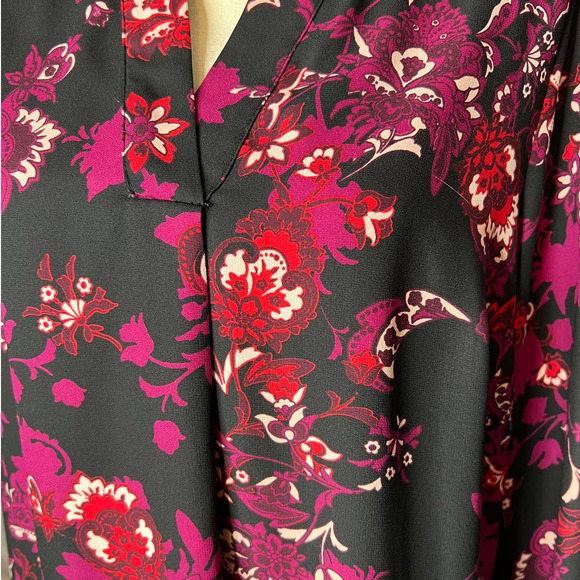 Dana Buchman Women's Tunic Blouse Size XL in Purple Red Floral Print on Black - Picture 2 of 6